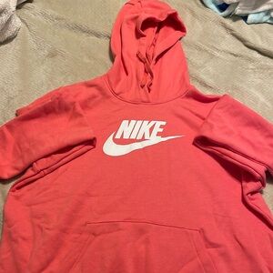 This hoodie has never been worn before and is in great conditions!